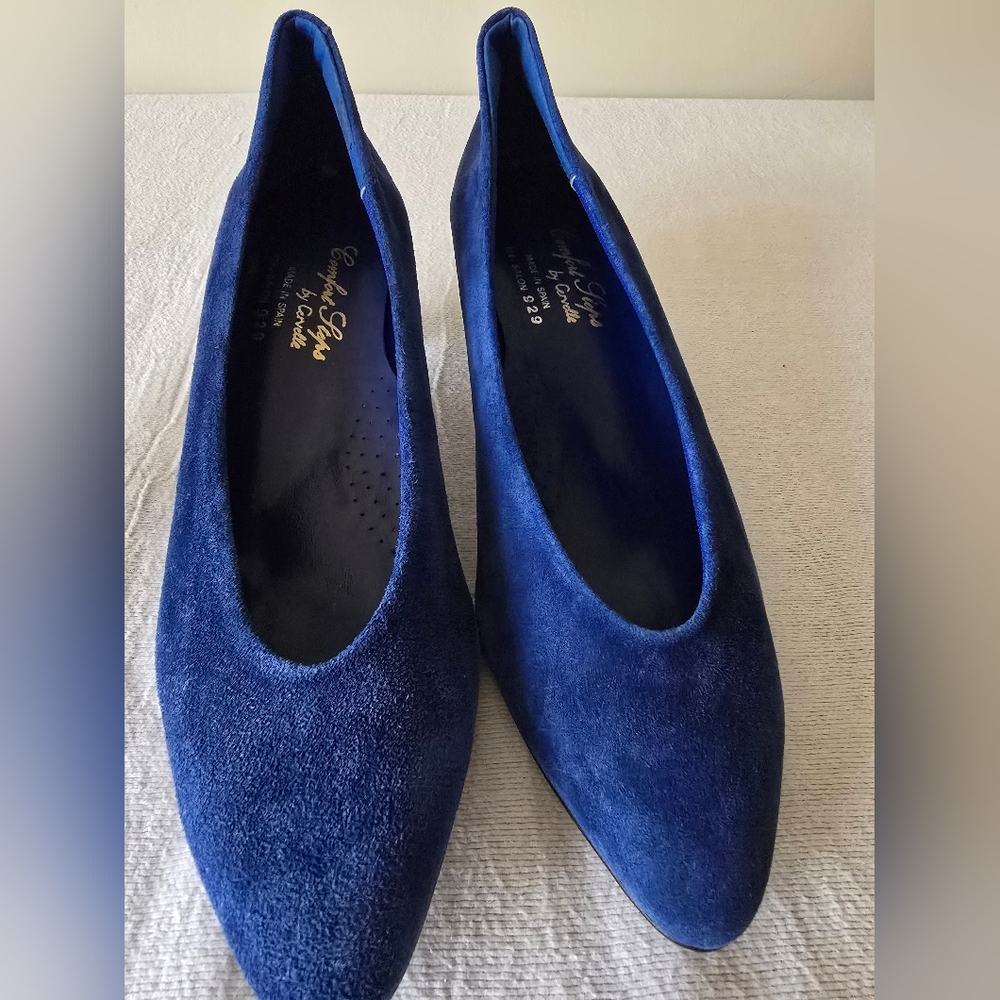 Blue suede shoes women's size 9 Cervelle pumps